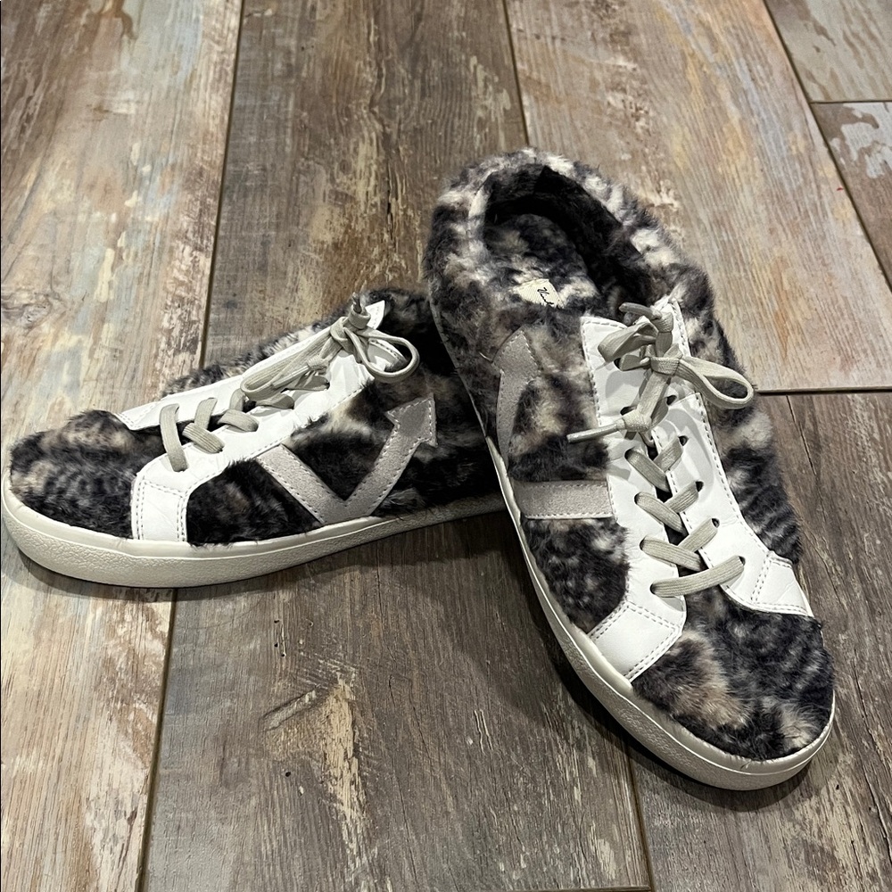 Vintage Havana fur slip ons